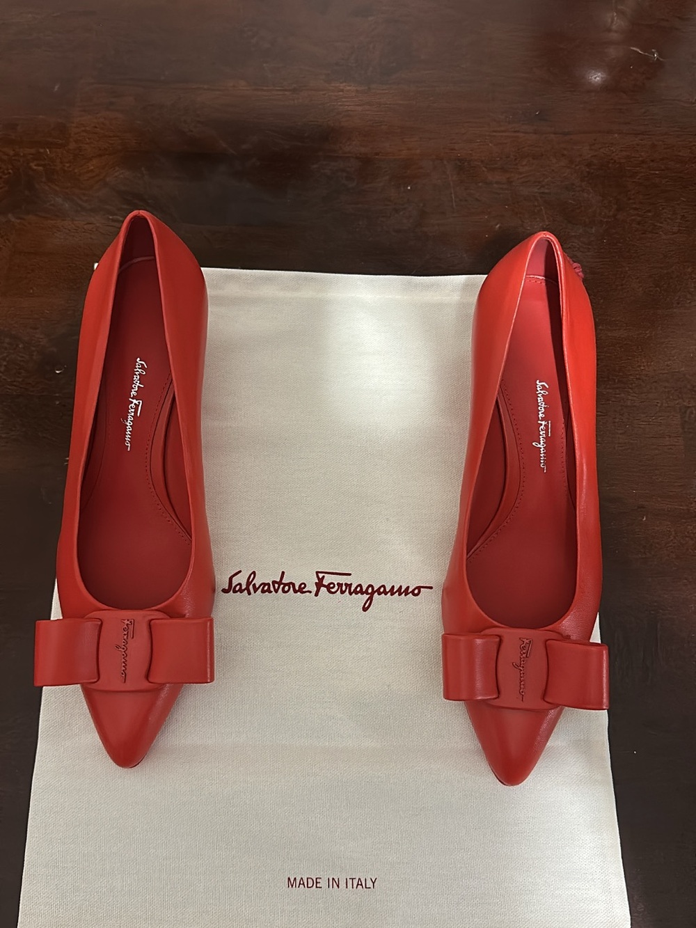 Salvatore Ferragamo Red Pointed-Toe Bow Leather Flats - Picture 1 of 8